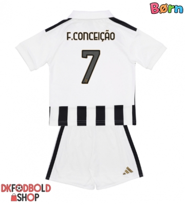 Juventus Francisco Conceicao #7 Hjemmebanesæt Børn 2026-27 Kort ærmer (+ korte bukser)